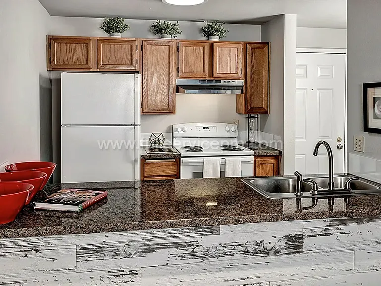9416 1st Ave NE #108 — Photo 6