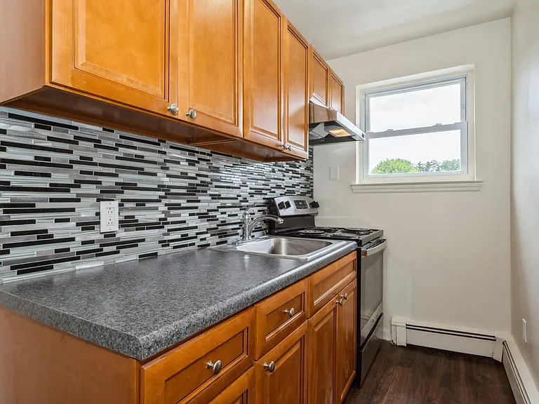 Hopewell Gardens Apartments — Photo 7