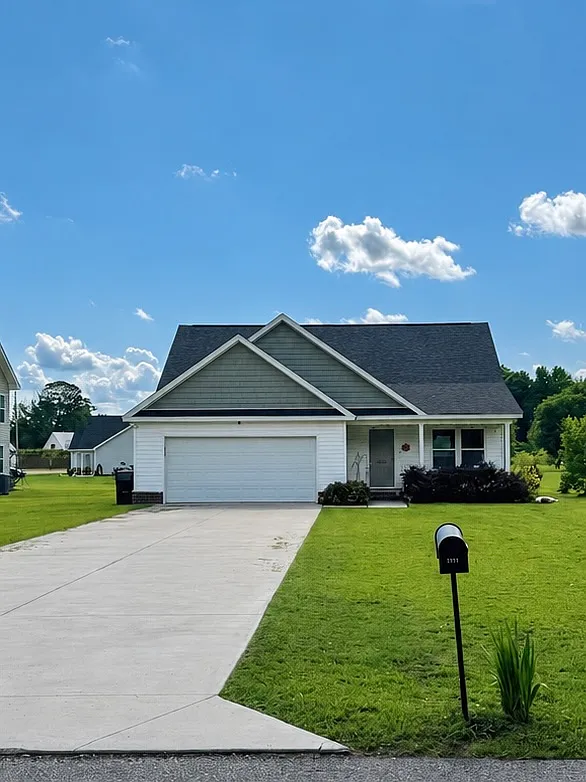 4 bed, 2.5 bath, 1810 sqft, $2,500 — Photo 1