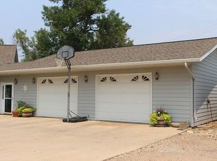 203 N Washington St, Groton, SD 57445