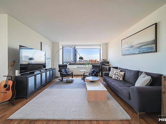 3rd image of 200 Old Palisade Rd APT 9H