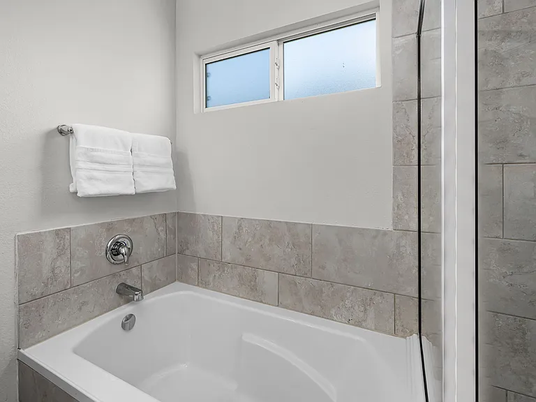 544 Lilac Shls — Photo 34