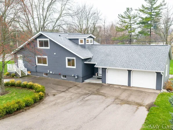 6387 Cascade Rd SE, Grand Rapids, MI 49546