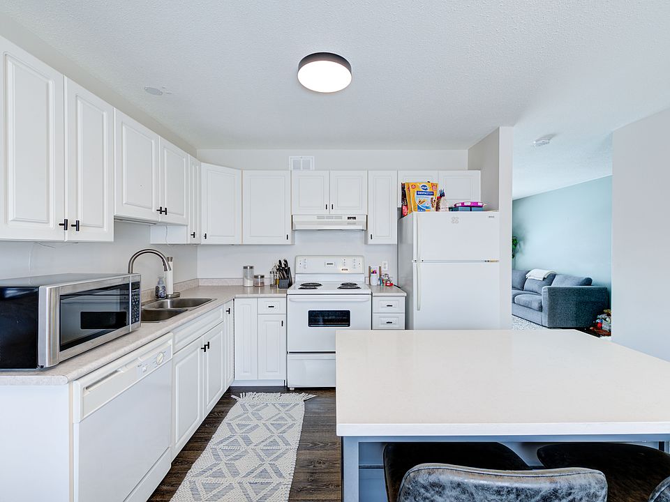 1st image of 95 115th St E #11