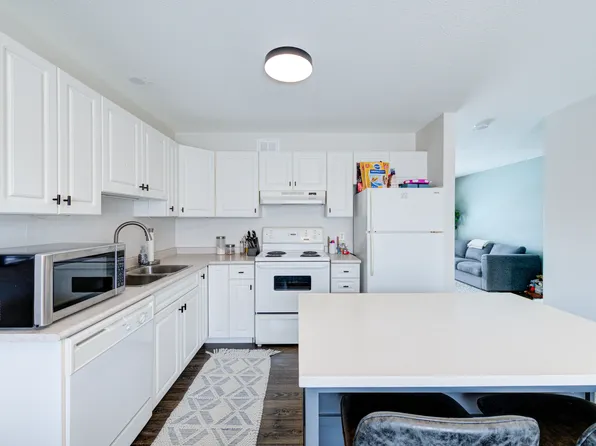 95 115th St E #11, Saskatoon, SK S7N 2E1