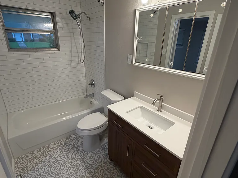 1611 N Alexander St — Photo 6