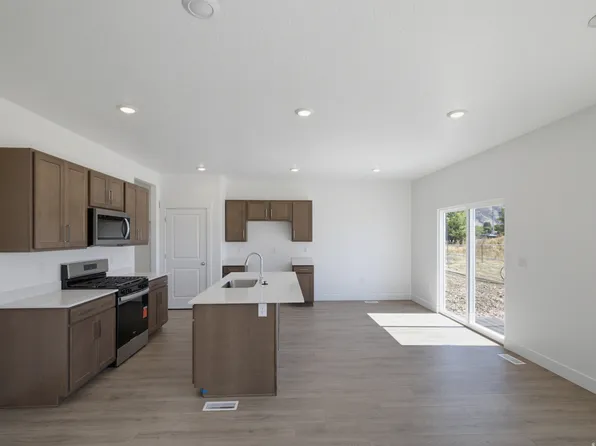 1672 N Old Loon Ave #107, Tooele, UT 84074