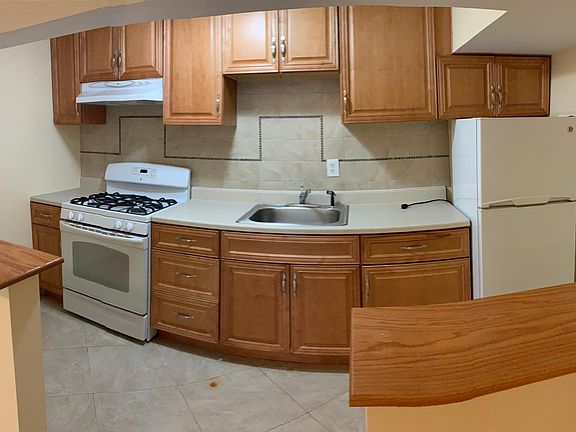 2nd image of 2420 Wilson Ave #1