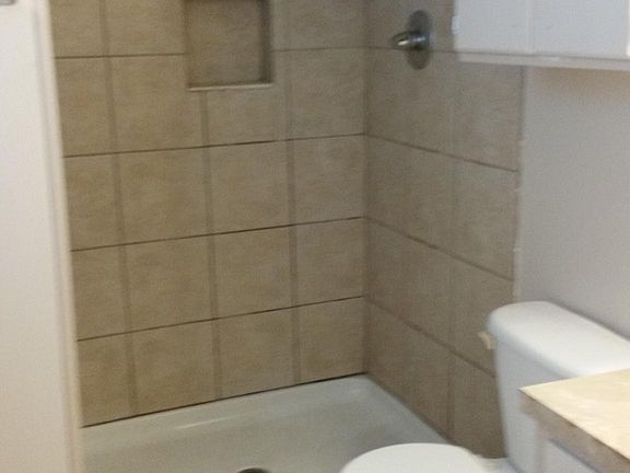 5th image of 2724 W College St