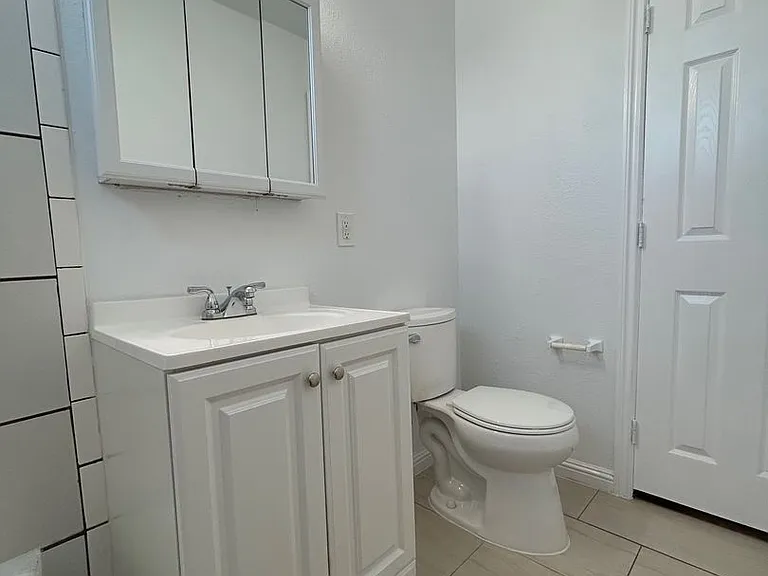 Figueroa Street Apartments — Photo 21