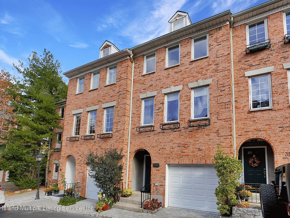 1st image of 33 Lexington Ln