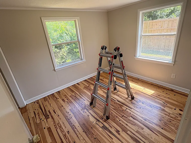 2755 N 9th Ave — Photo 10