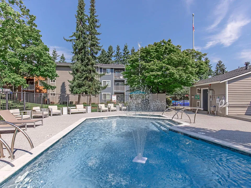 Raintree Village Apartments