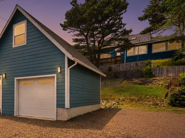553 N Miller St, Rockaway Beach, OR 97136