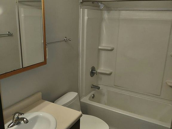 4th image of 2000 Warren St APT 9