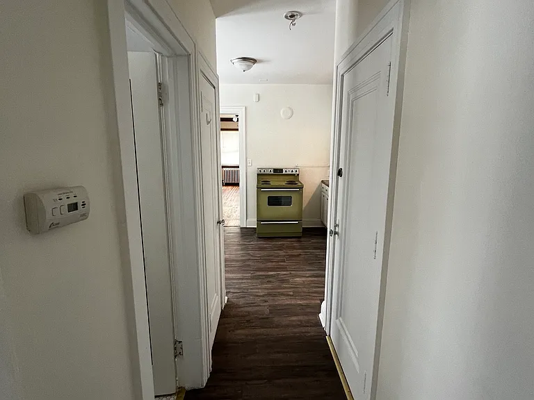 1315 E 2nd St #B — Photo 5