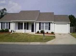 10 Franklinwood Dr, Greensboro, NC 27401