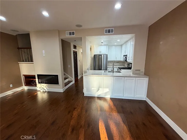 27 Tradewinds — Photo 3