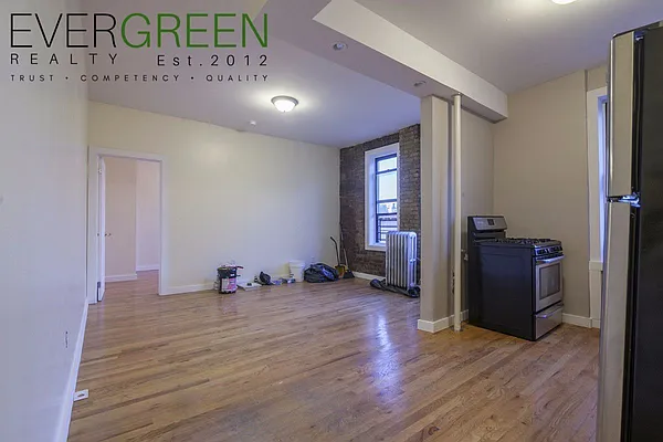 Rented by Evergreen Apartments BK | media 2