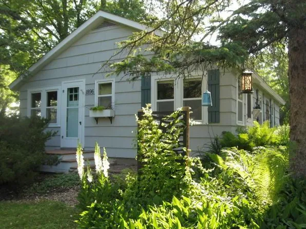 1896 Walter St, Saint Paul, MN 55109