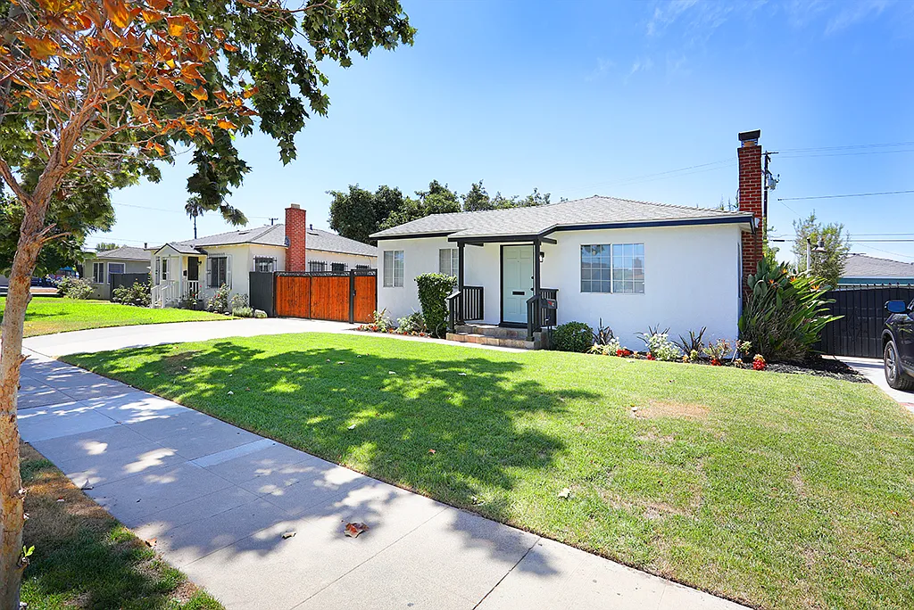 3 bed, 1100 sqft, $3,450 — Photo 1