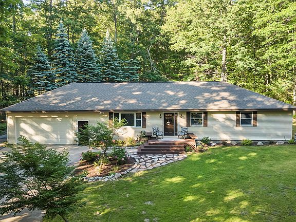 5th image of 1485 Chippewa Beach Rd