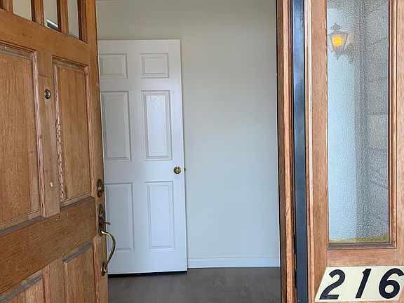 3rd image of 216 E Arbor Ave