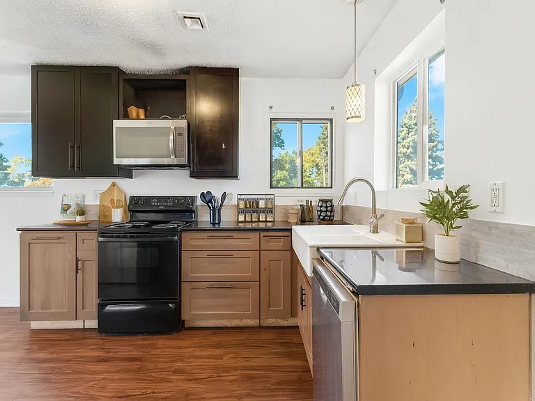 3290 Cherry St #1 — Photo 4