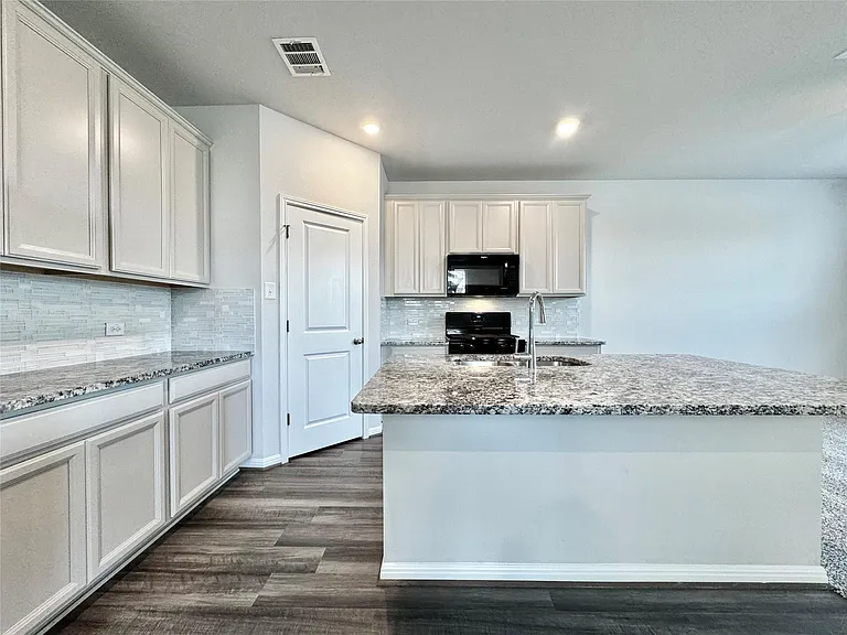 5701 Pleasanton Pkwy — Photo 11