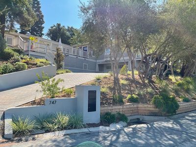 747 Knoll Dr, San Carlos, CA, 94070