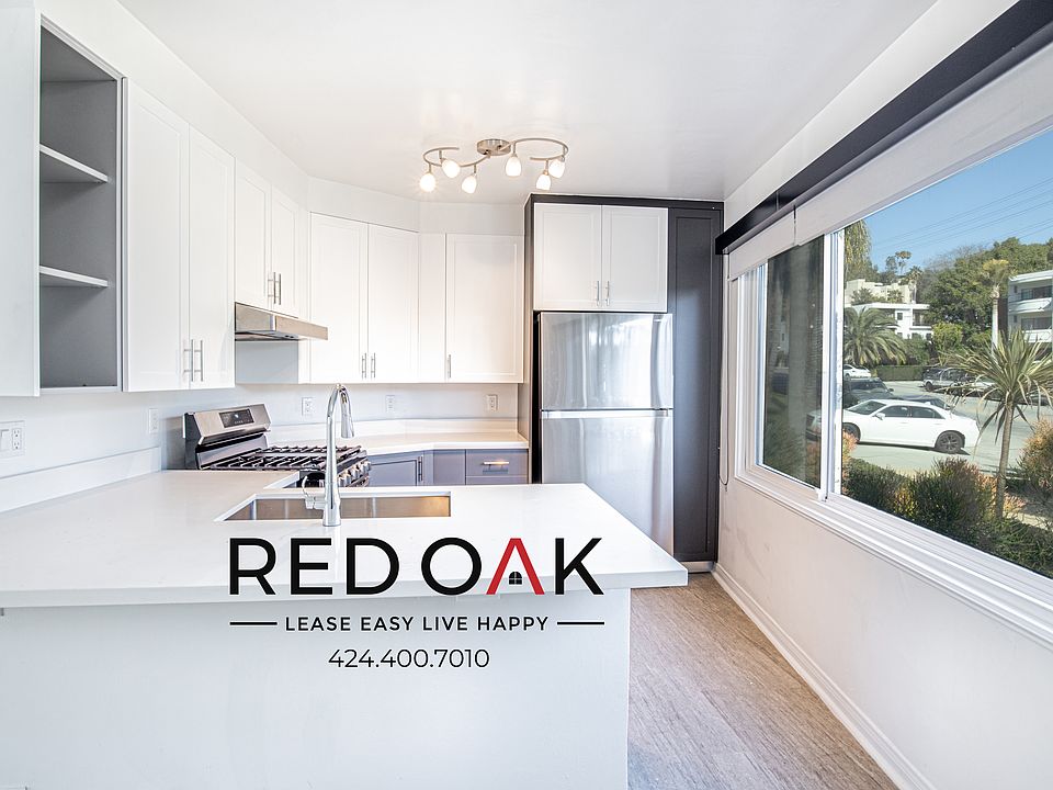 1st image of 2043 N Beachwood Dr APT 1
