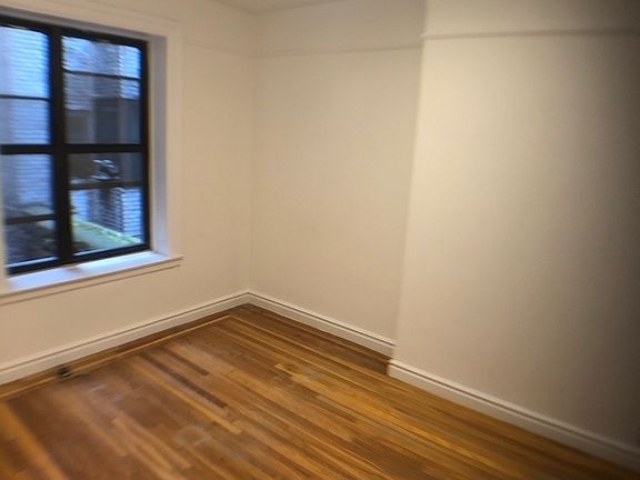 4th image of 330 E 52nd St APT 11