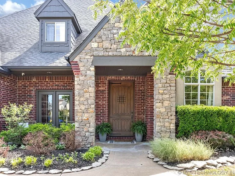 1200 S Laurel Ave — Photo 43