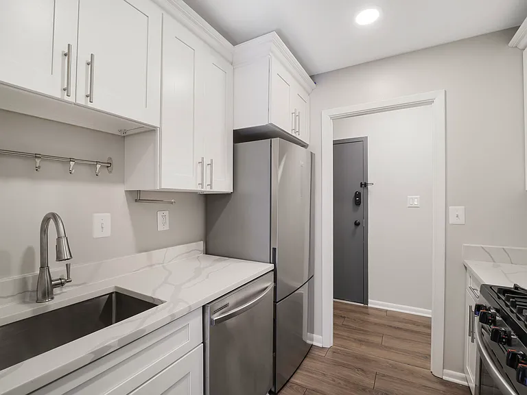 3860 Lyndhurst Dr #202 — Photo 14