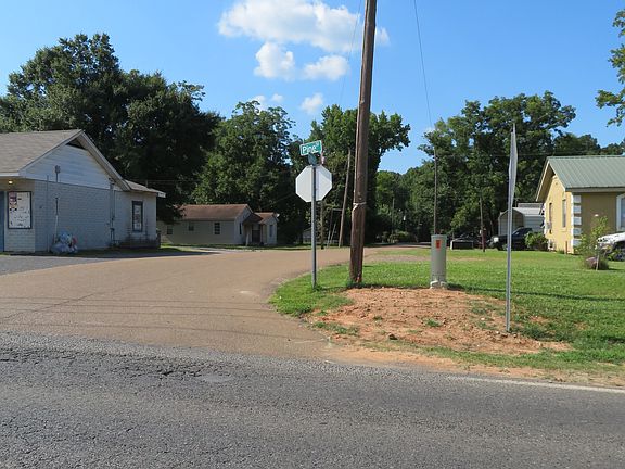 2nd image of 215 N 24th St