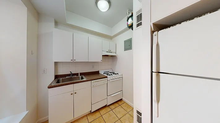 Rented by Bond New York | media 5