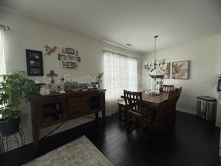 1064 Turin Dr — Photo 4