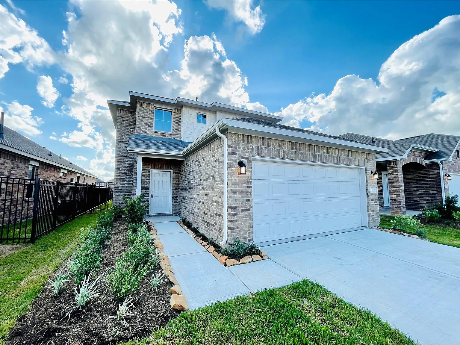 3 bed, 2.5 bath, 1988 sqft, $2,250 — Photo 1