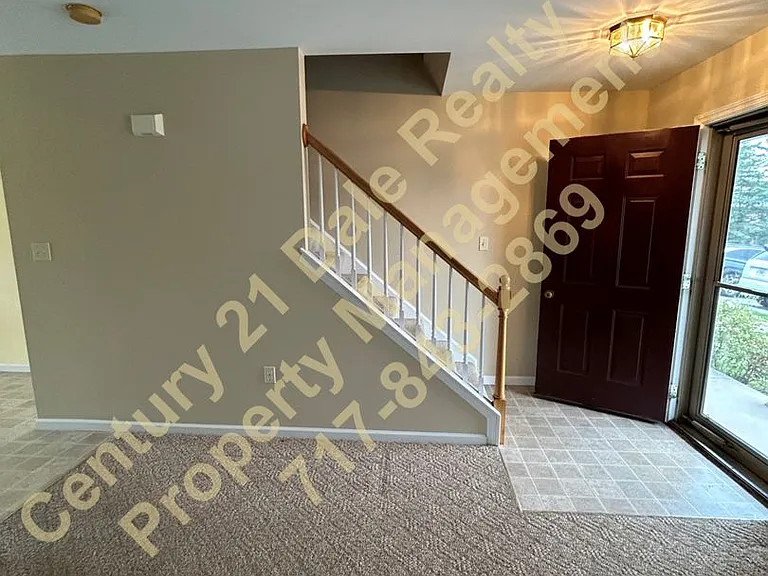 50 Stonecrop Ln — Photo 3