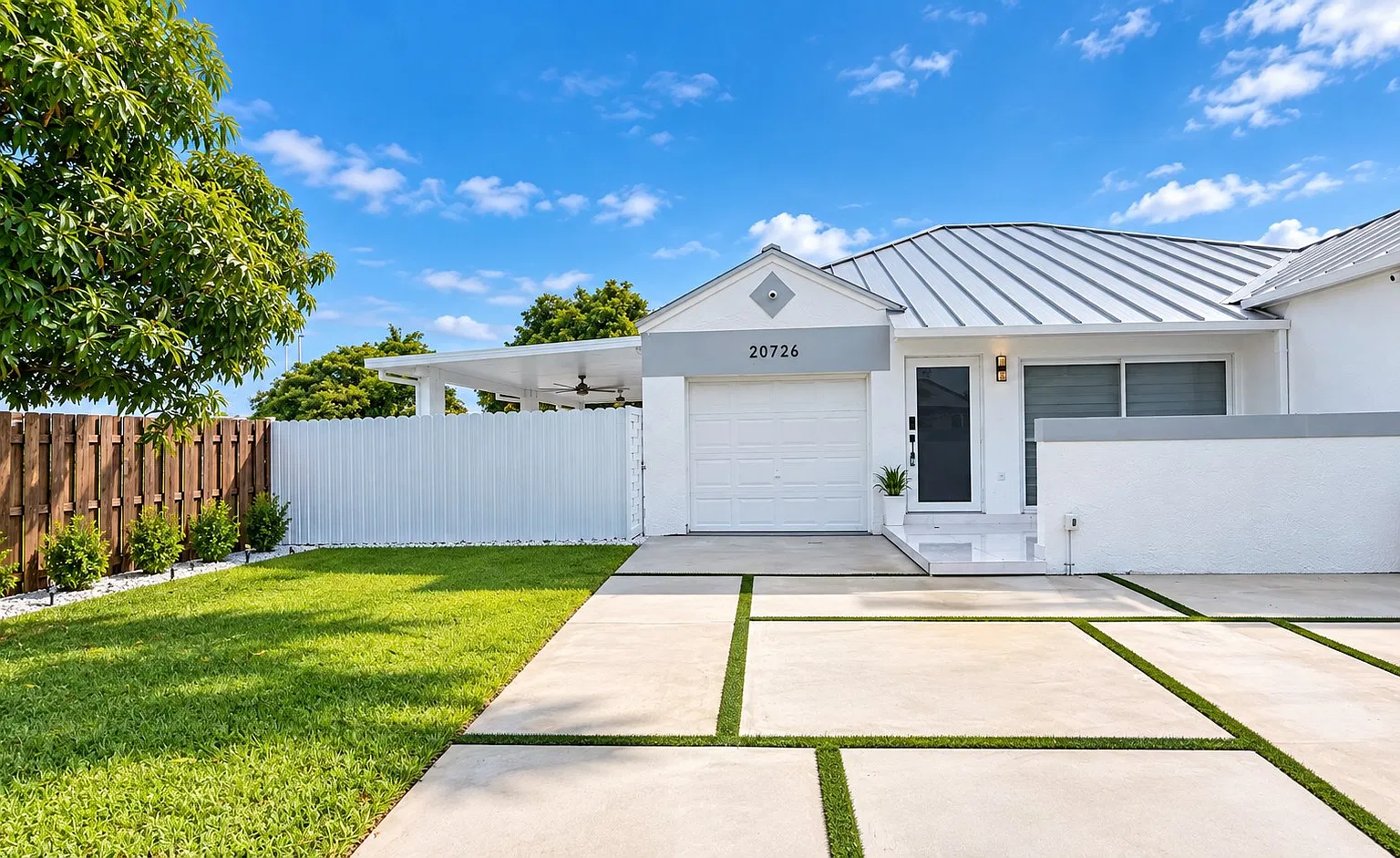 3 bed, 1255 sqft, $4,100 — Photo 1