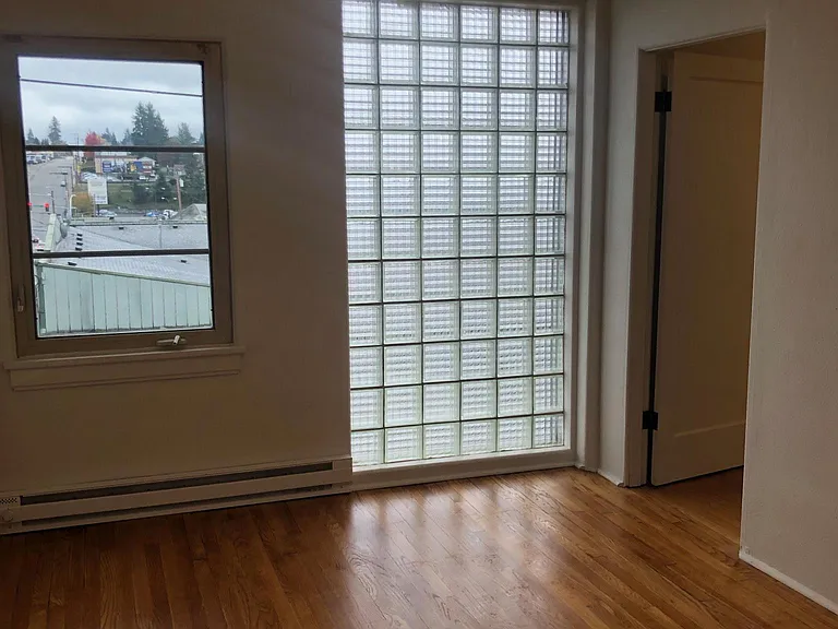 349 N Wycoff Ave #2 — Photo 5