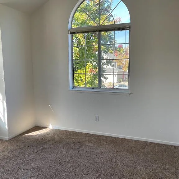 112 Knight Ct — Photo 11