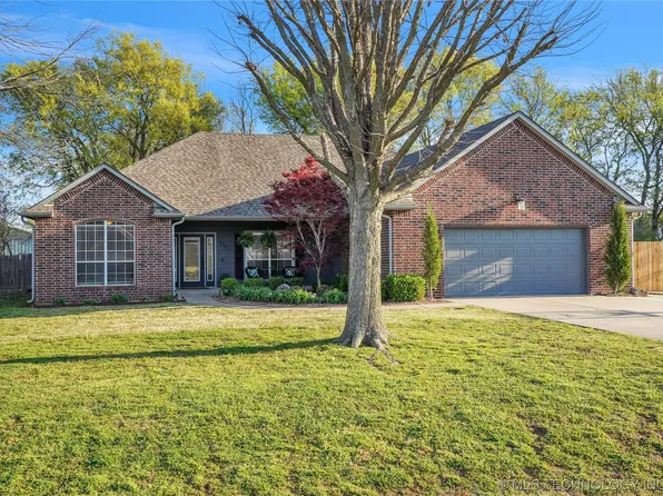 8207 E Misty Morning Pl, Claremore, OK 74019