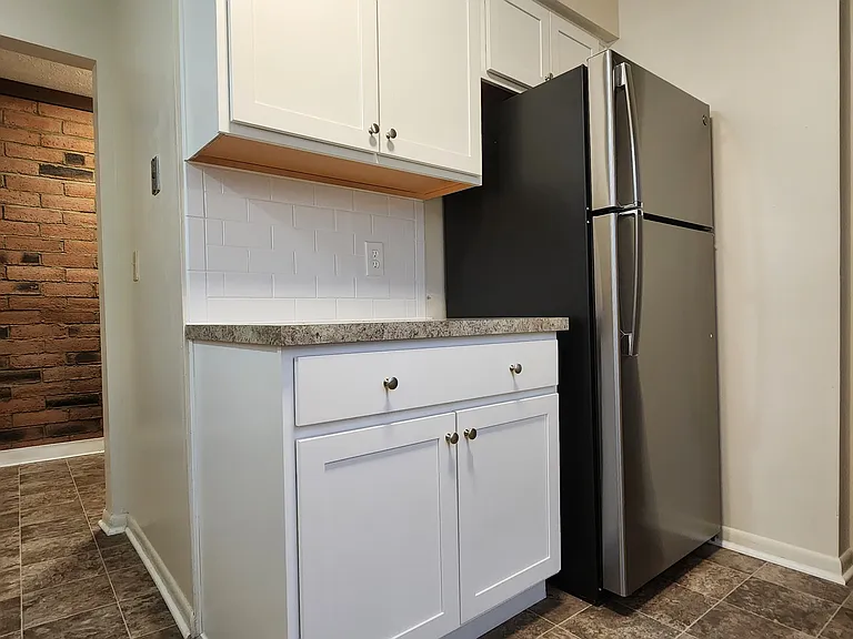 4914 Reed Rd #H — Photo 2