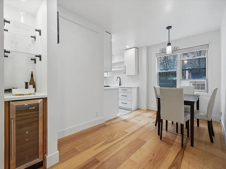 700 Summer St #1 — Photo 2