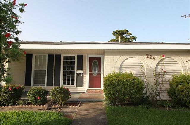 1st image of 225 Brookmeade Dr