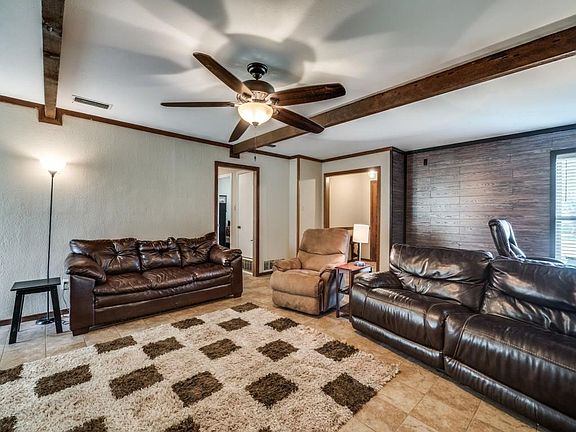 3rd image of 2101 Southmoor Dr