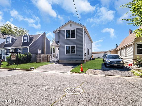 5th image of 430 Aumack Avenue