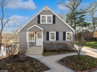 75 Riverside Ave, Dundee, IL 60118