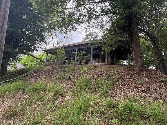 5th image of 309 Parker St